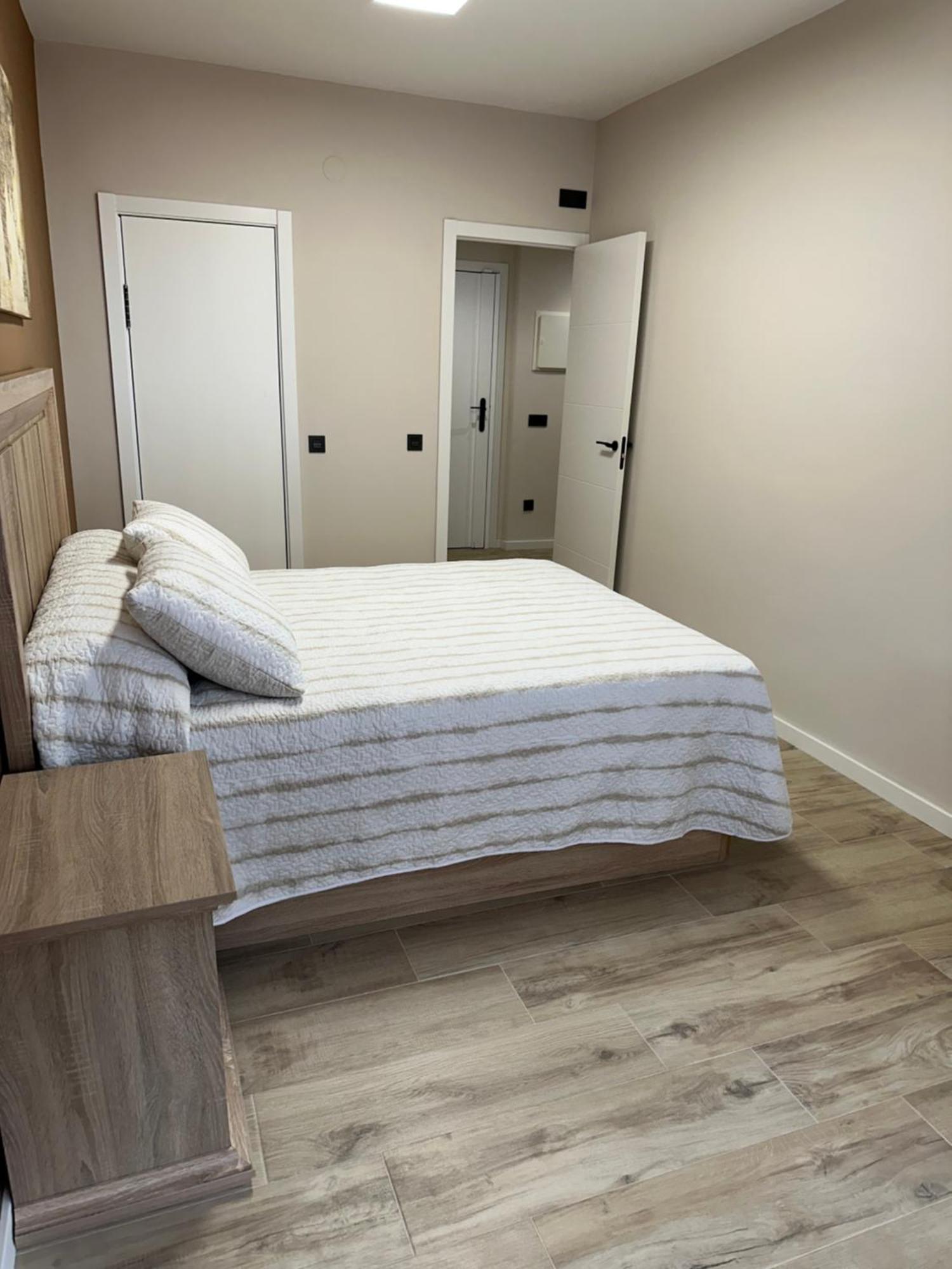 Apartamento Puente Romano 奥伦塞 外观 照片